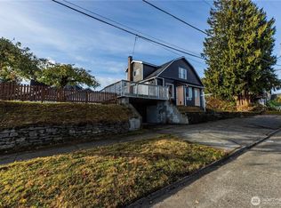 1207 8th Street, Bremerton, WA 98337