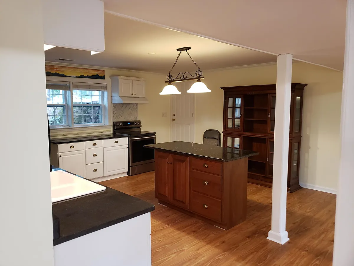 Building Photo - 1208 Glen Eden Dr #2
