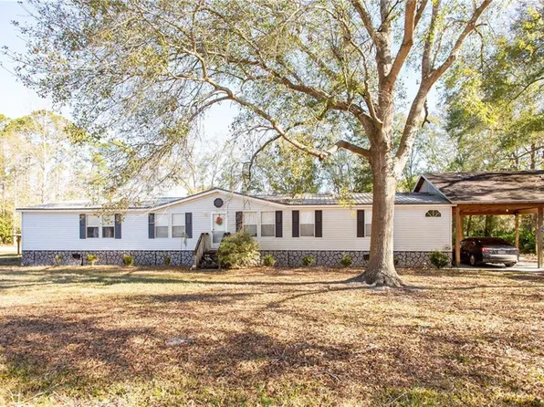 212 Peach St, Folkston, GA 31537