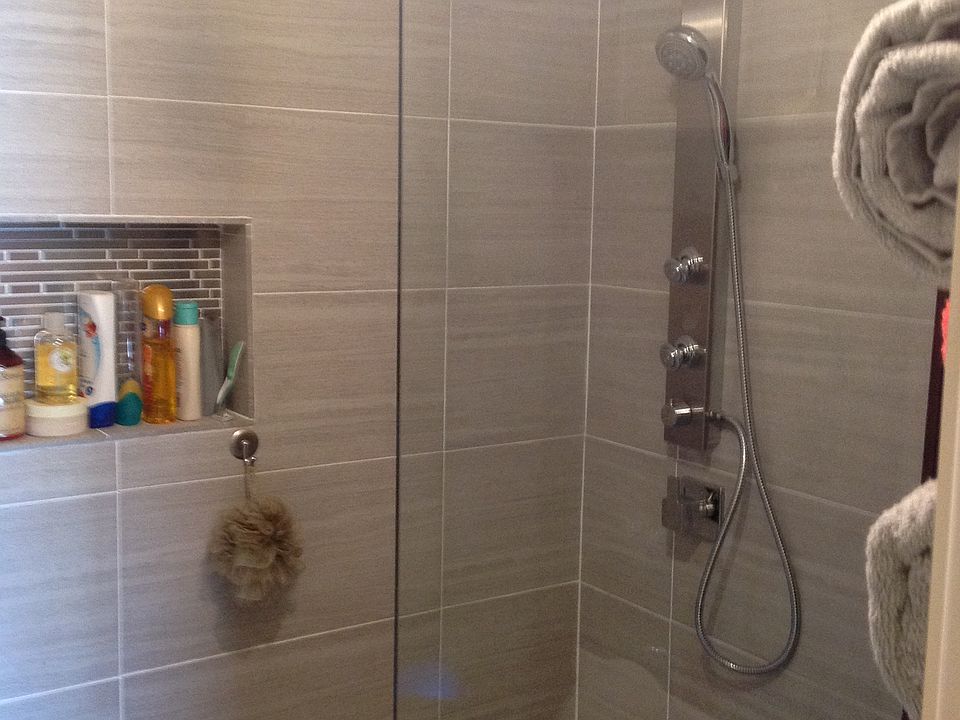 En suite shower