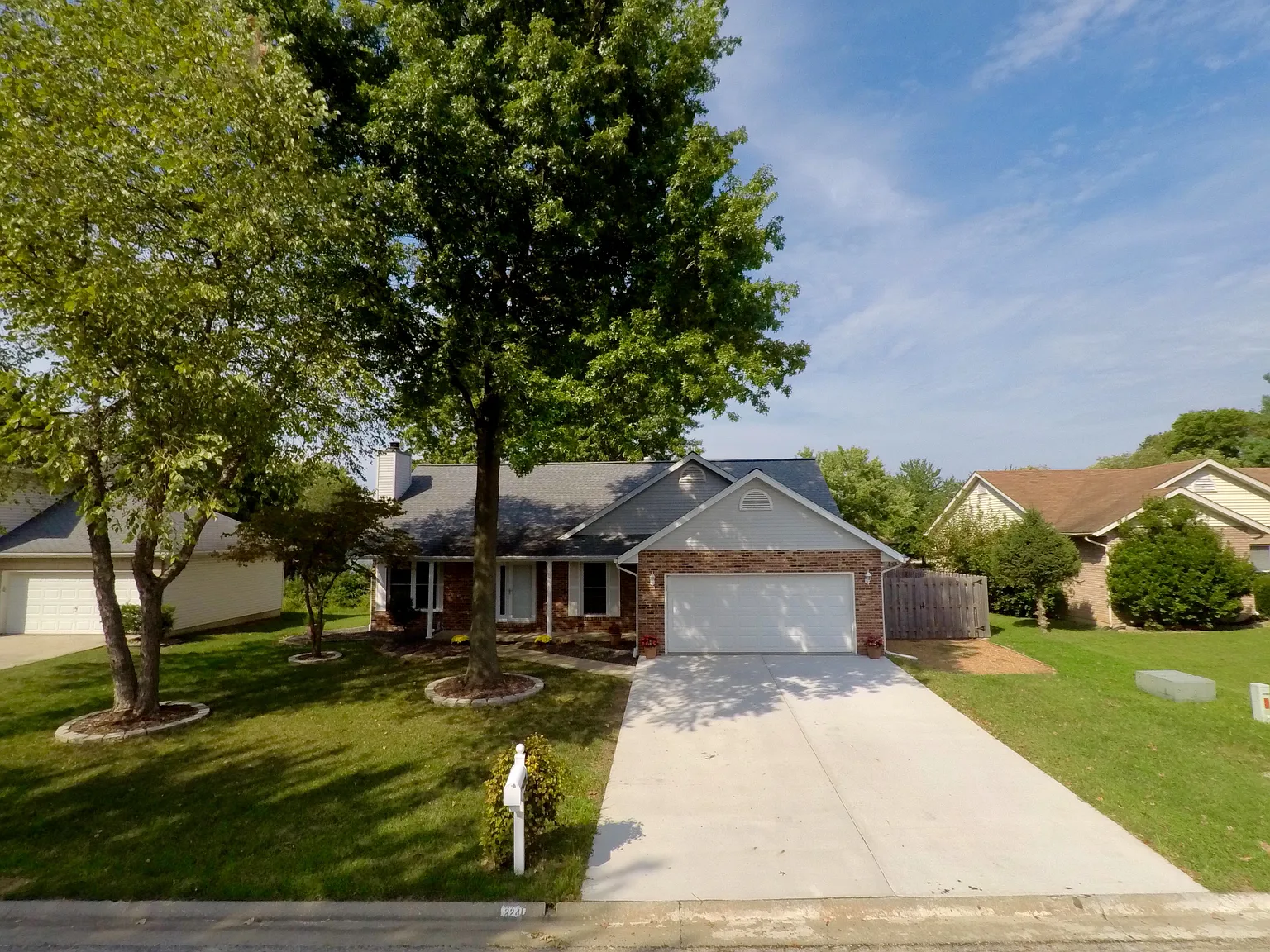 2241 Strawbridge Dr photo 1