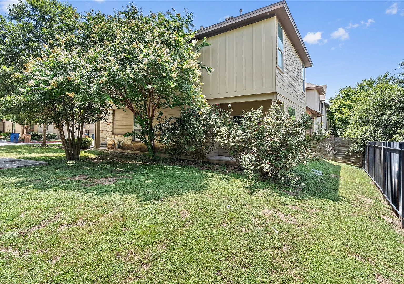 2001 Faro Dr #50, Austin, Texas 78741 — Photo 2