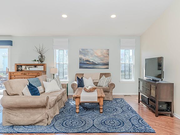 5th image of 7274 Spy Glass Ln