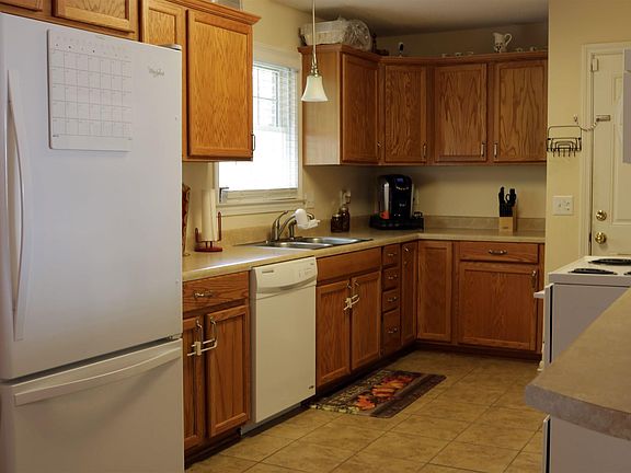 4th image of 4214 Williamsburg Dr