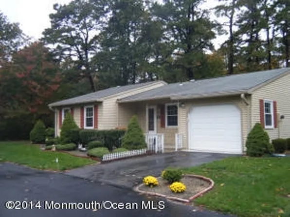 6 Buttonwood La, Whiting, NJ 08759
