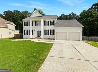 220 McIntosh Place Dr, Fayetteville, GA 30214