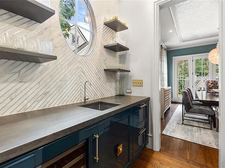 91 Park Cir NE — Photo 29