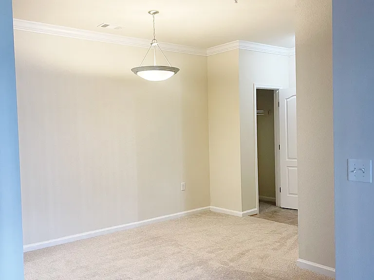 Clairmont at Farmgate — Photo 84