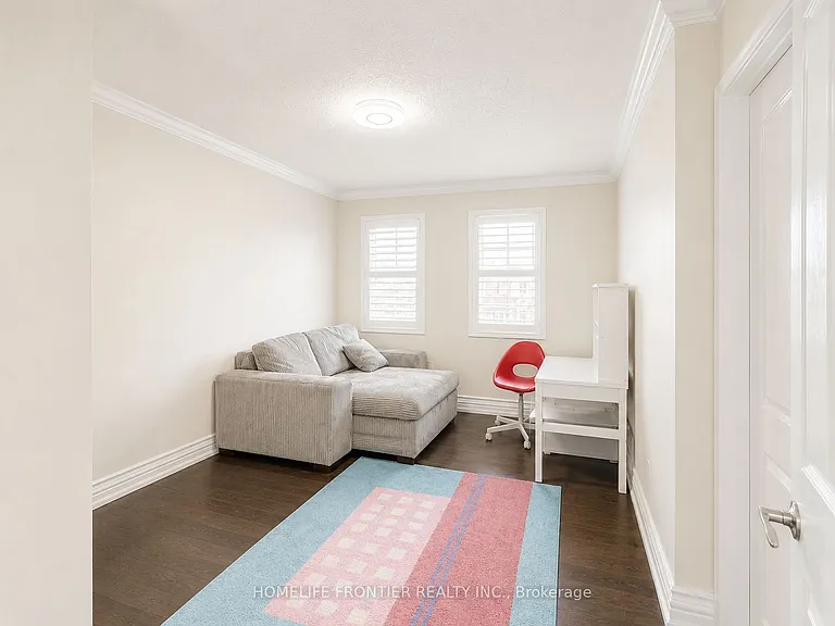 885 Farmstead Dr #UPPER — Photo 16