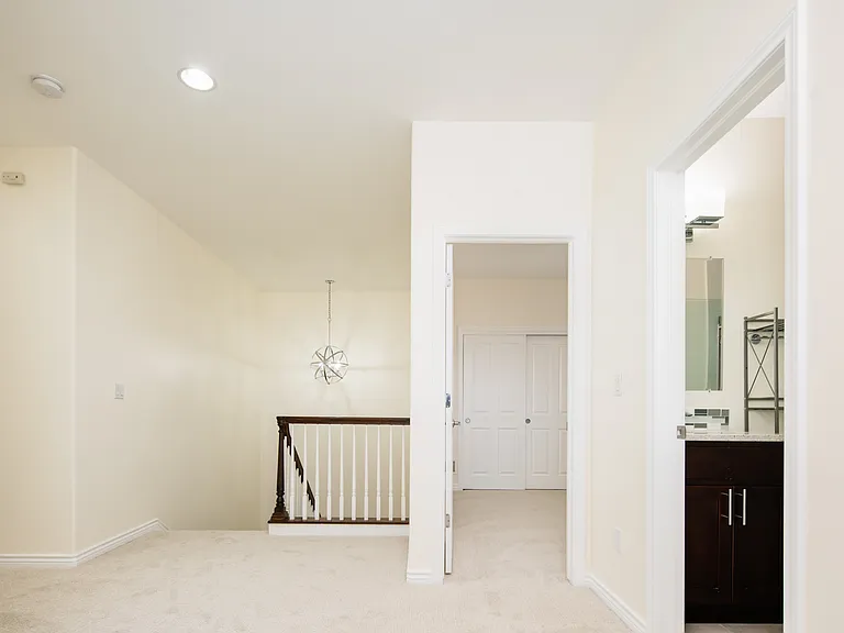 335 N Josephine St #A — Photo 32