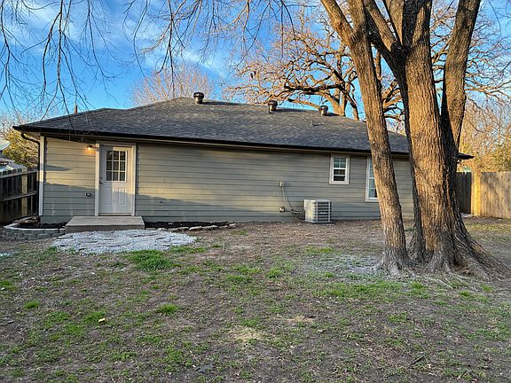 3rd image of 612 E Richards St