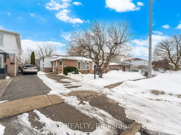 107 Archdekin Dr, Brampton, ON L6V 1Y8