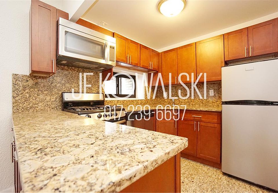 2nd image of 160 Bleecker St APT 5KW