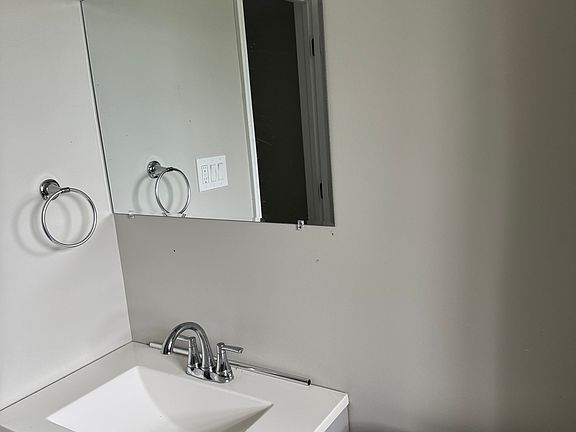 3rd image of 215 E College St APT 9