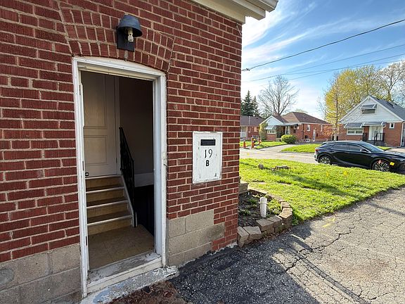 3rd image of 19 Westchester Rd