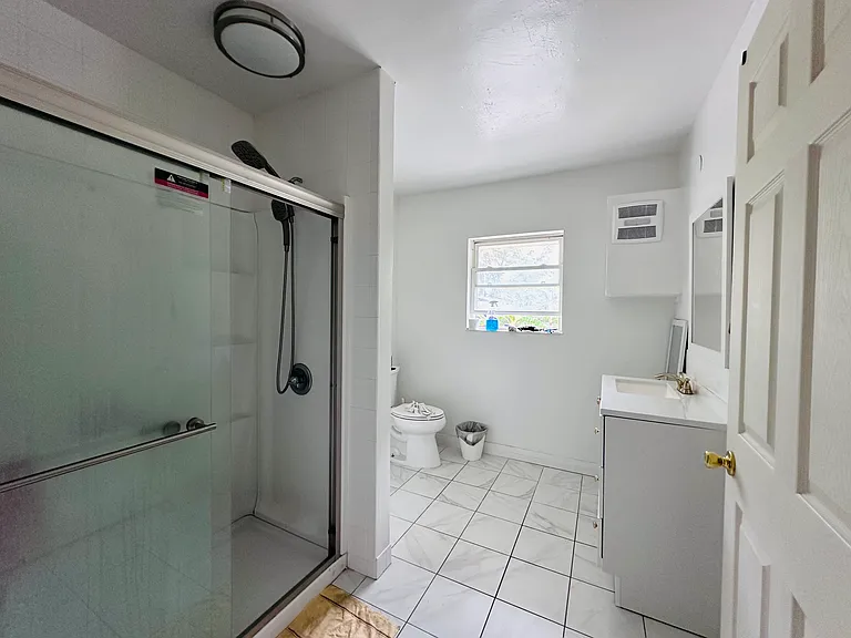 3606 Clark Dr #2 — Photo 9