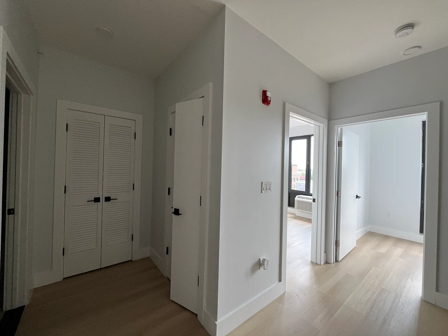 1 bed, 650 sqft, $2,150 — Photo 3