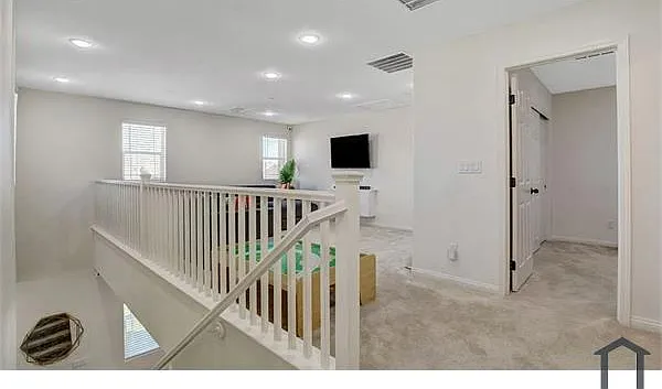4 bed, 2409 sqft, $3,000 — Photo 4