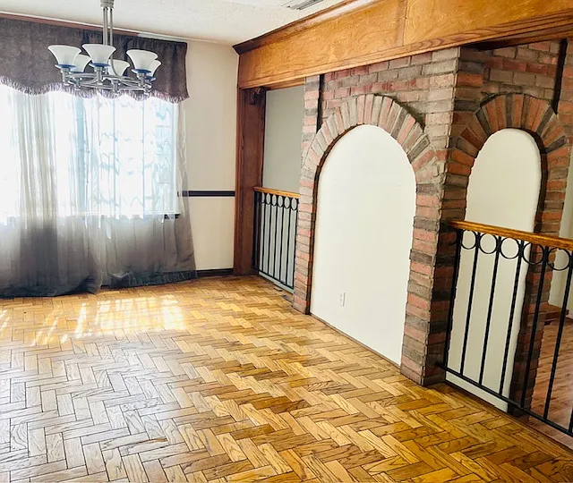 Dining Room (view 1)