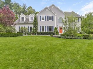 3 Jacobs Ln, Newtown, CT 06470