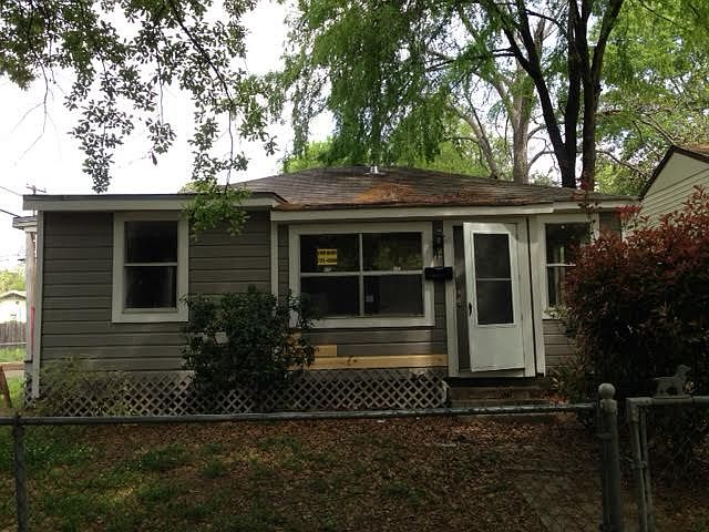 1st image of 1452 Clover St