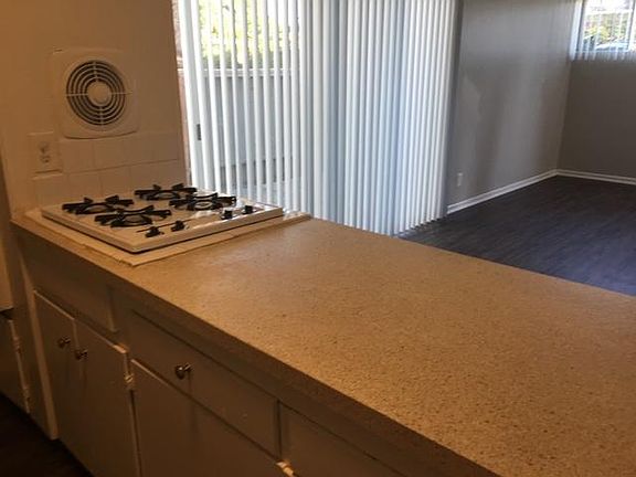 4th image of 2621 S Harbor Blvd #H1