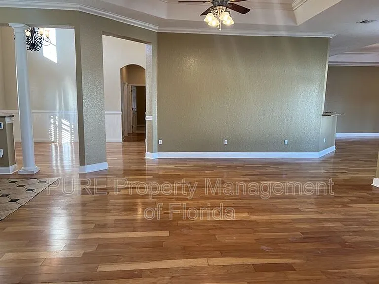 1035 SW 33rd Pl — Photo 9