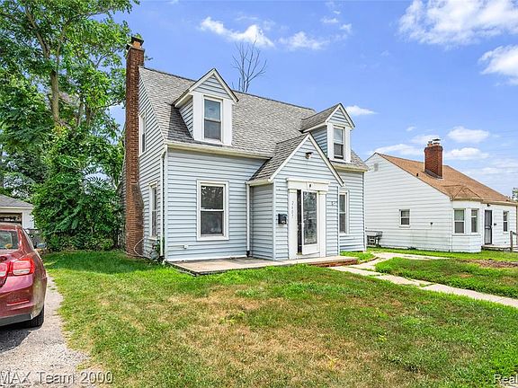 3rd image of 2607 Weithoff Ct