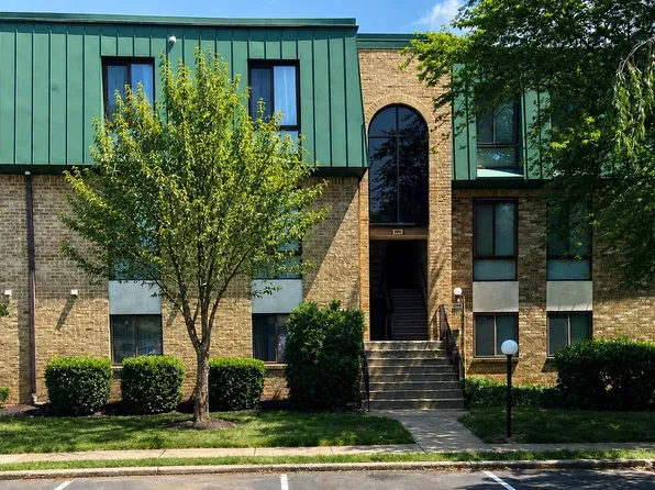 1004 Brinker Dr APT 201, Hagerstown, MD 21740
