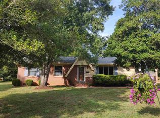 140 N Woodland Ave, Forest City, NC 28043