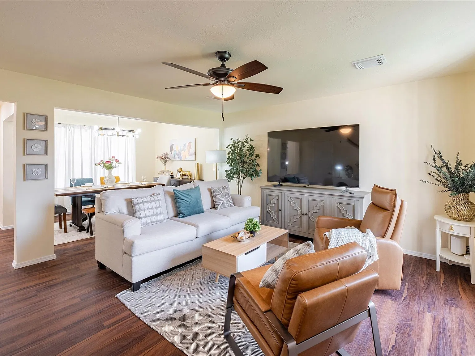 4 bed, 3.0 bath, $2,500 — Photo 3