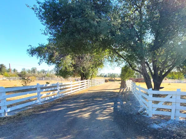 17892 Buckskin Ln, Anderson, CA 96007