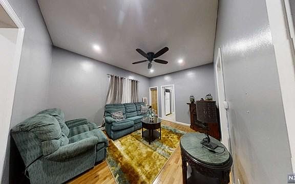 2nd image of 179 Oakwood Pl
