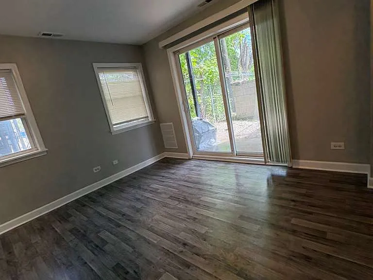 5905 S Indiana Ave #1 — Photo 1
