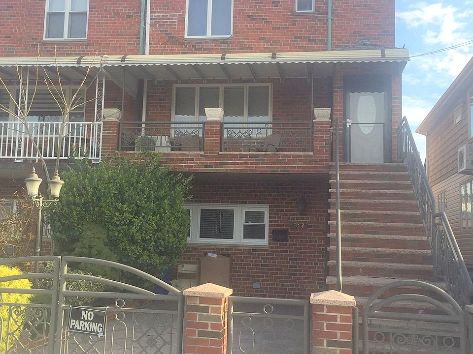 1ST FLOOR APARTMENT WITH SEPARATE ENTRANCE