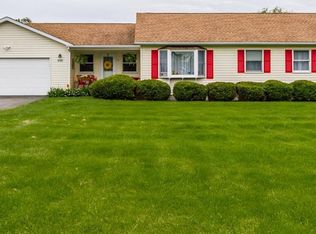 5137 Emerson Rd, Canandaigua, NY 14424