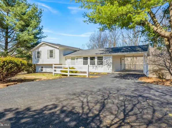 5817 Western View Pl, Mount Airy, MD 21771