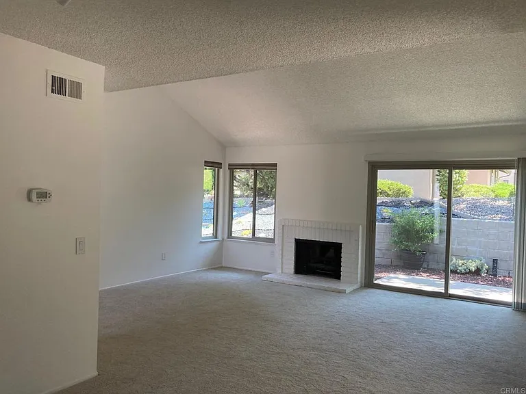 17463 Plaza Dolores — Photo 10