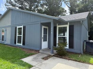 114 Village Cir, Jacksonville, NC 28546