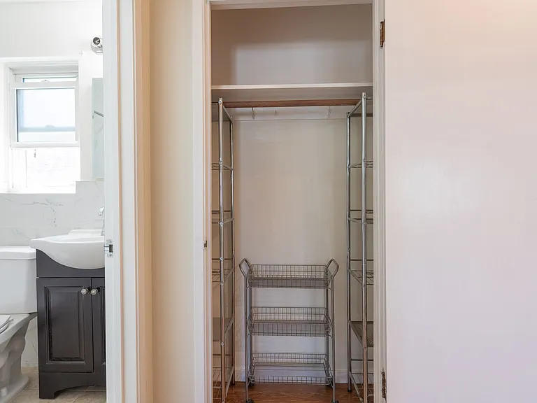 3834 Colegrove St — Photo 10