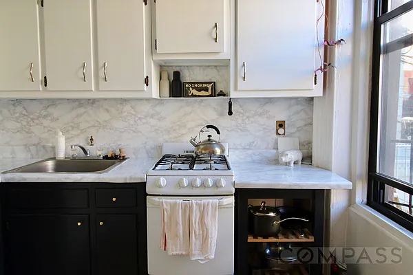 Rented by Compass | media 9