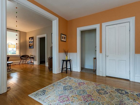 5th image of 626 Glen Oak St