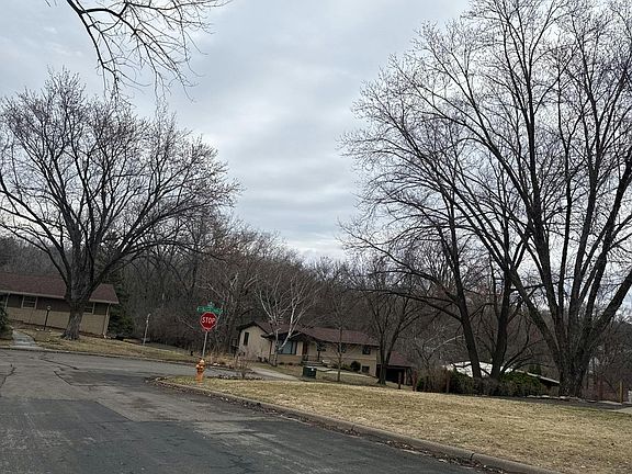 5th image of 2212 Mary Hills Dr