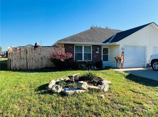 1418 SW Blue Branch Dr, Grain Valley, MO 64029