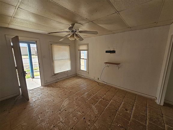 4th image of 605 E 13th St