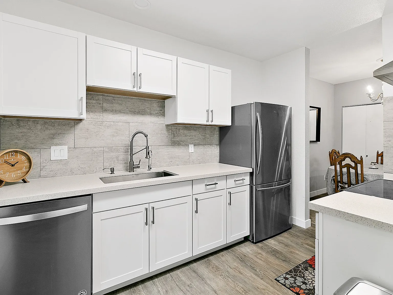 8611 Zircon Dr — Photo 4