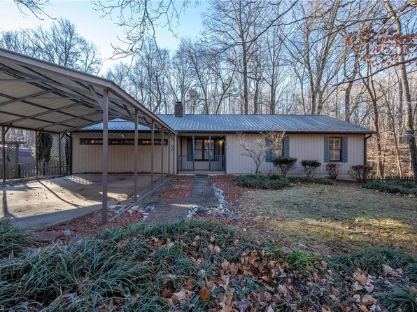 298 Apache Dr, Winston Salem, NC 27107