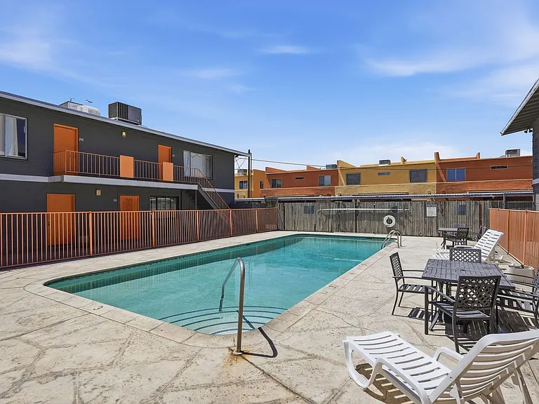 Alvernon811-835 — Photo 5