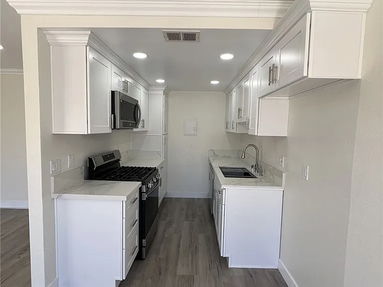 12545 Cuesta Dr — Photo 20