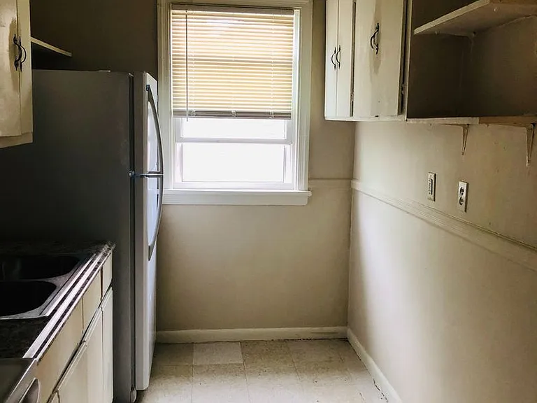 7010 Miami Ave — Photo 15